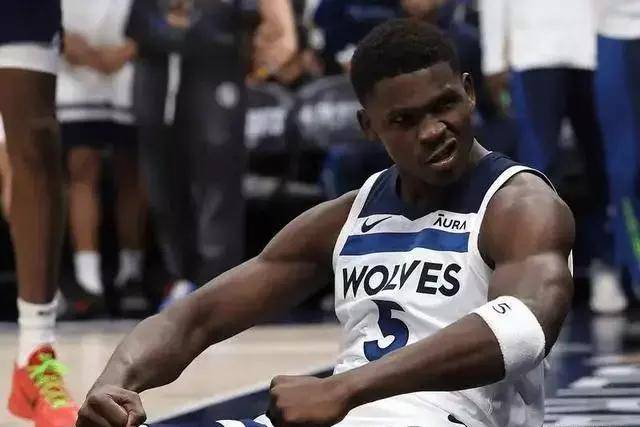 猛龙大胜篮网止3连败 瓦格纳22分魔术力克骑士